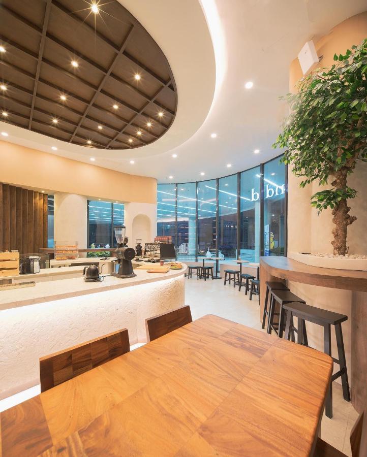 Homey 1 Bedroom Unit At Air Residences Makati City Exterior foto